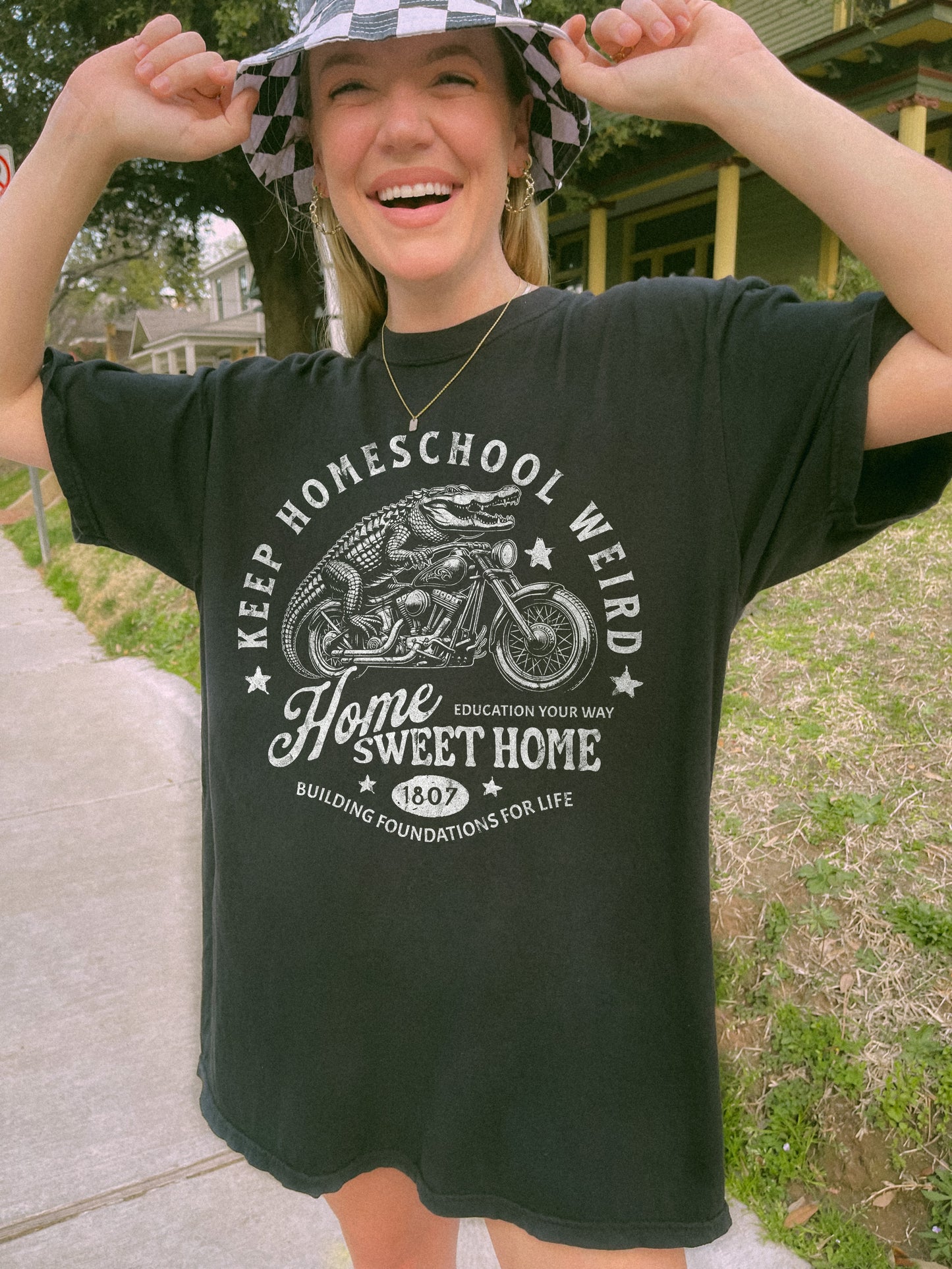 keep homeschool weird ✨ comfort colors